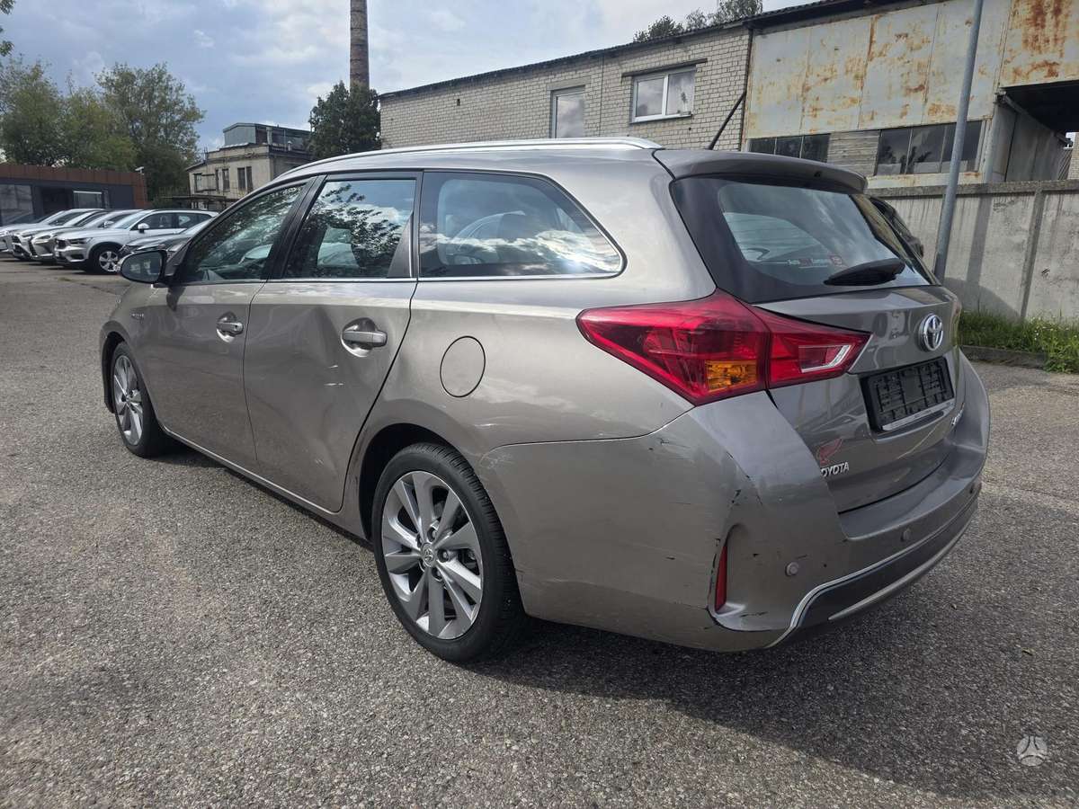 Toyota Auris - 4