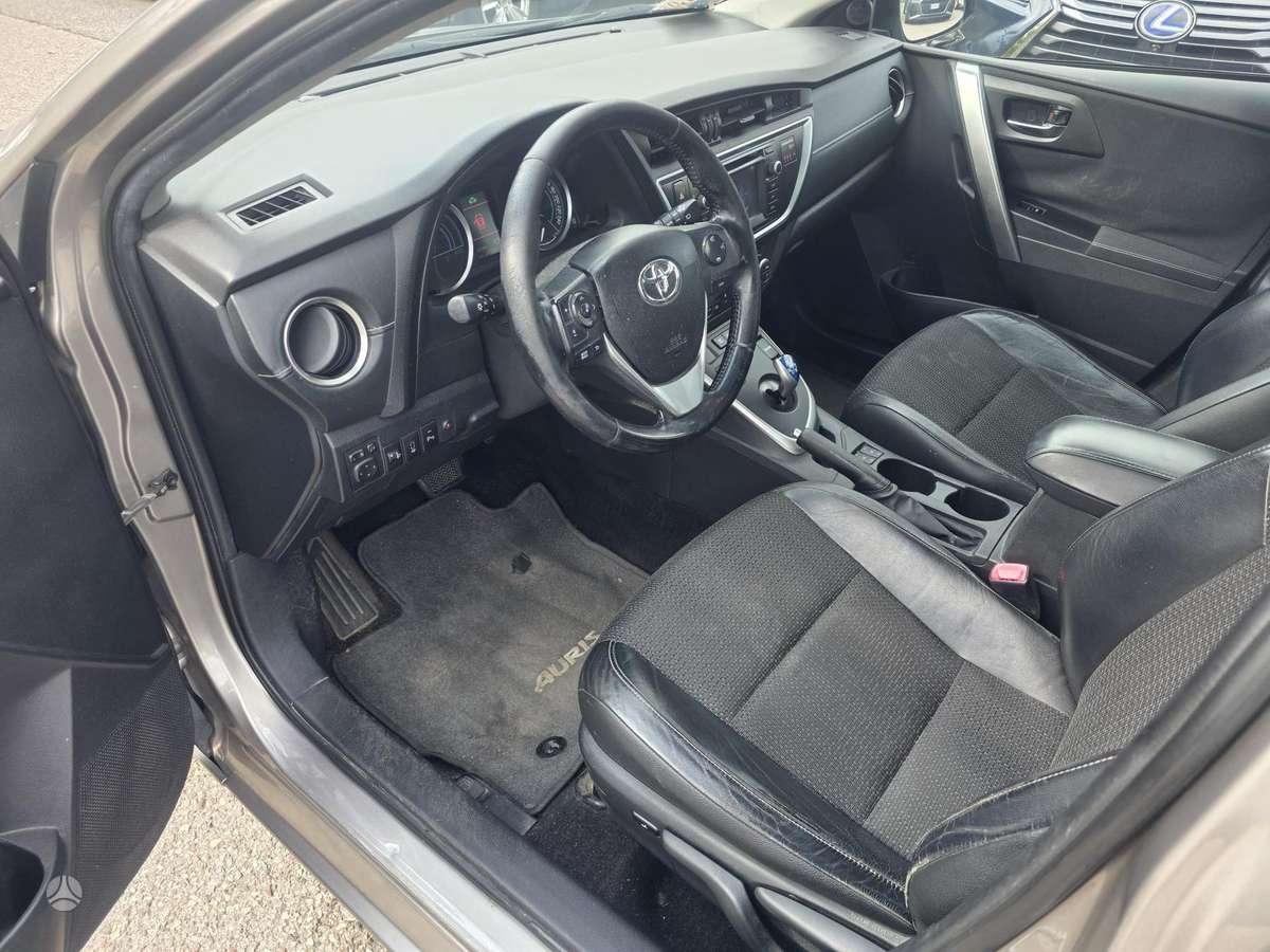 Toyota Auris - 7