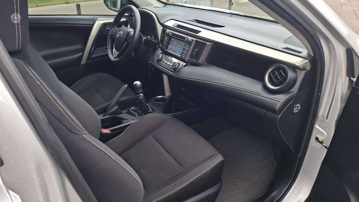 Toyota RAV4 - 11
