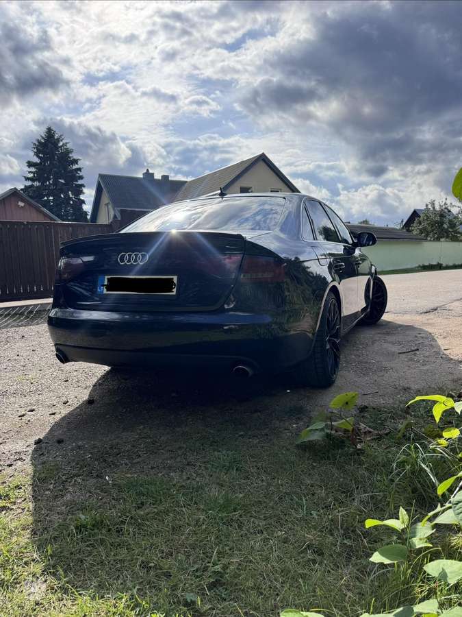 Audi A4, 2.7 l., sedanas