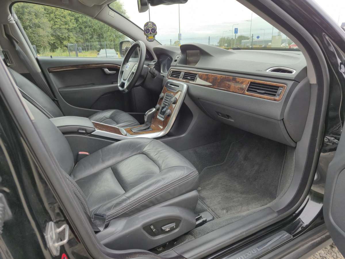 Volvo XC70 - 9