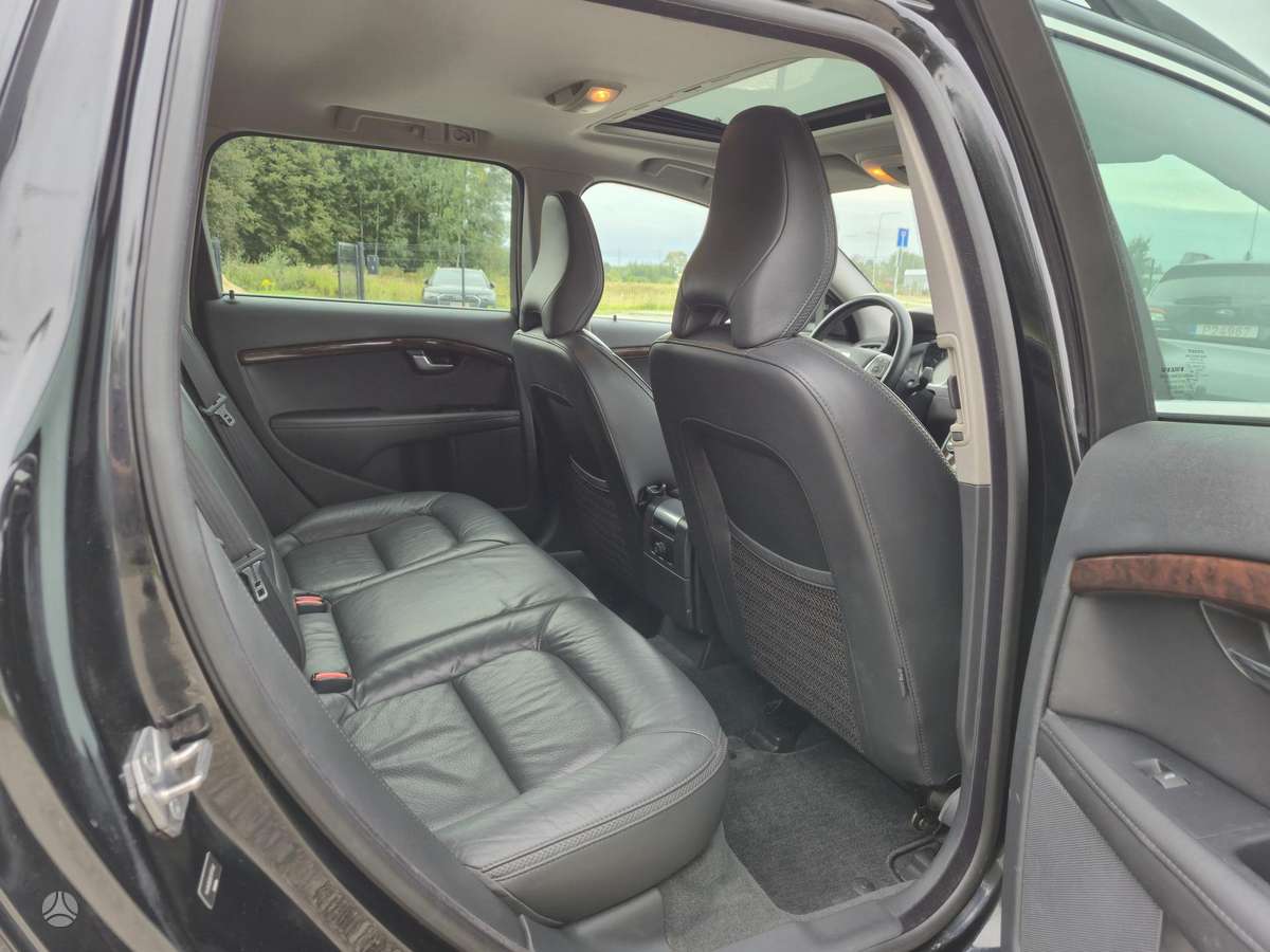 Volvo XC70 - 11