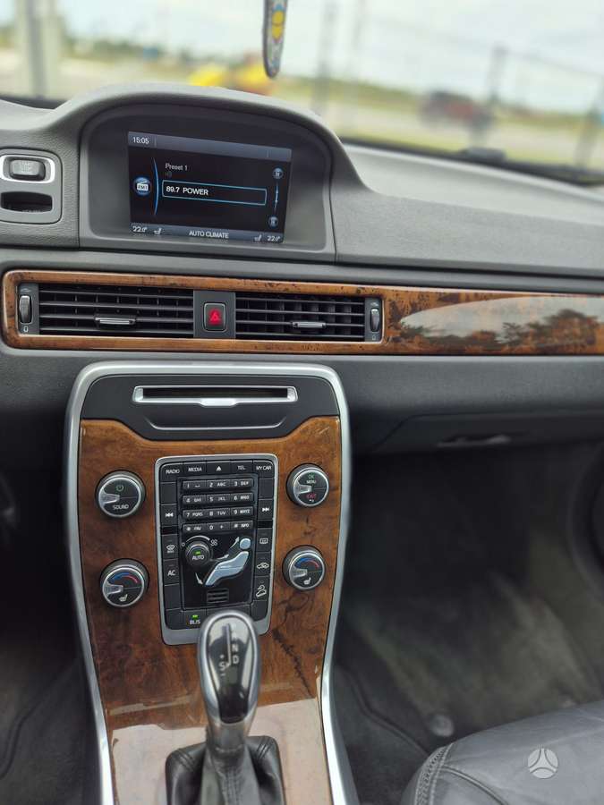 Volvo XC70, 3.2 l., wagon