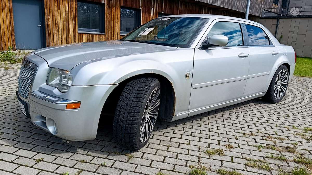 Chrysler 300C - 11