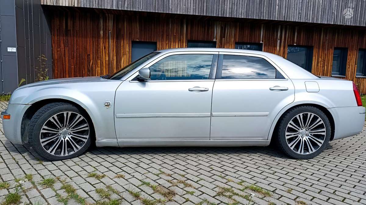 Chrysler 300C - 12
