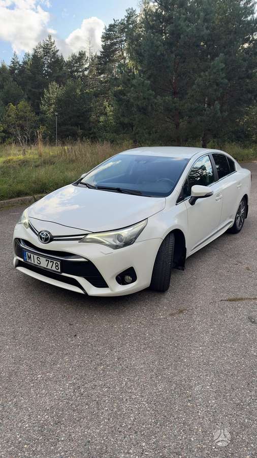 Toyota Avensis - 1