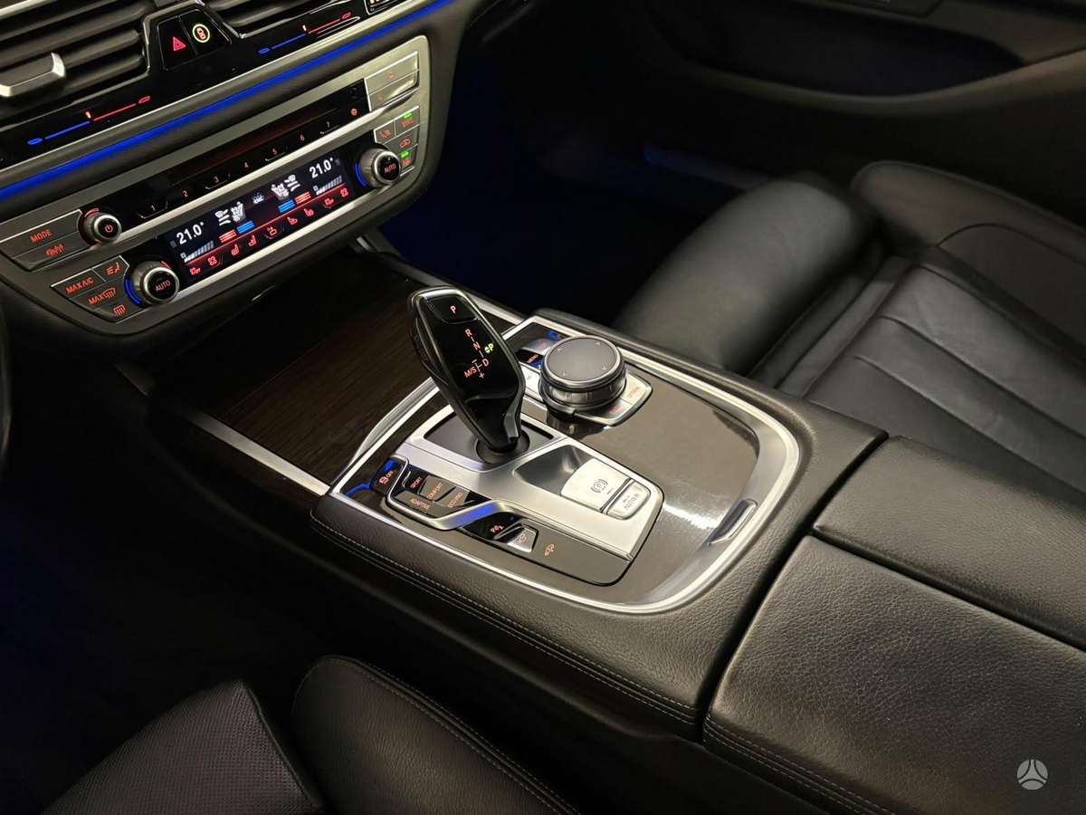 BMW 730, 3.0 l., Седан