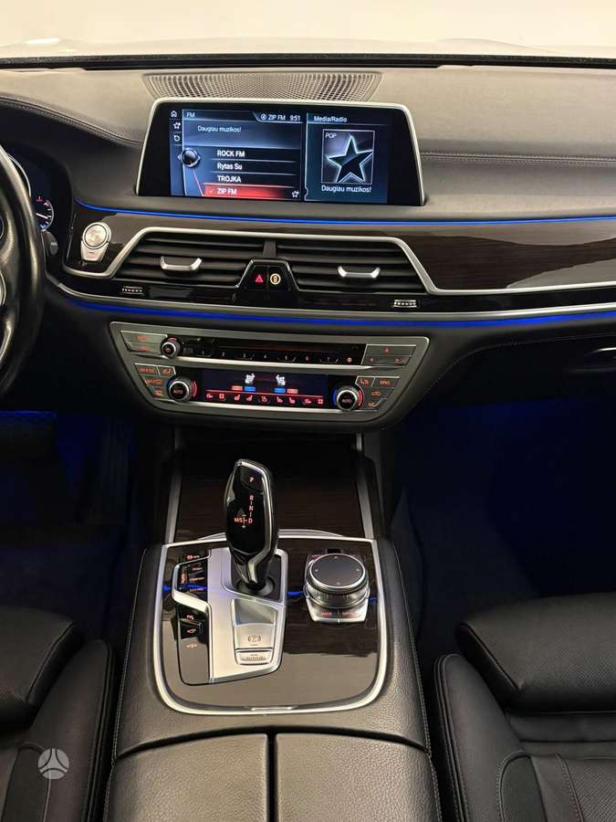 BMW 730, 3.0 l., Седан