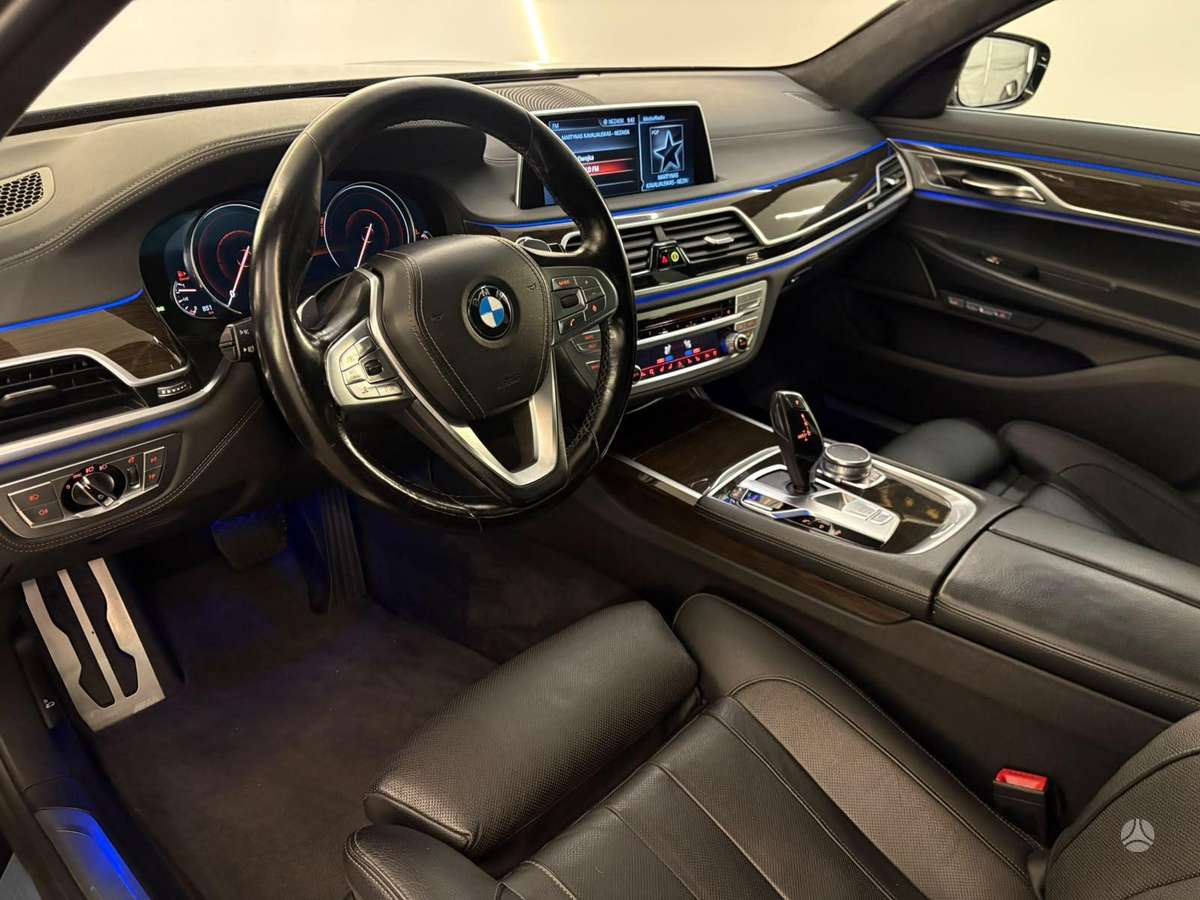 BMW 730, 3.0 l., Седан