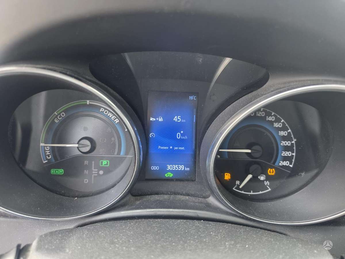 Toyota Auris - 11