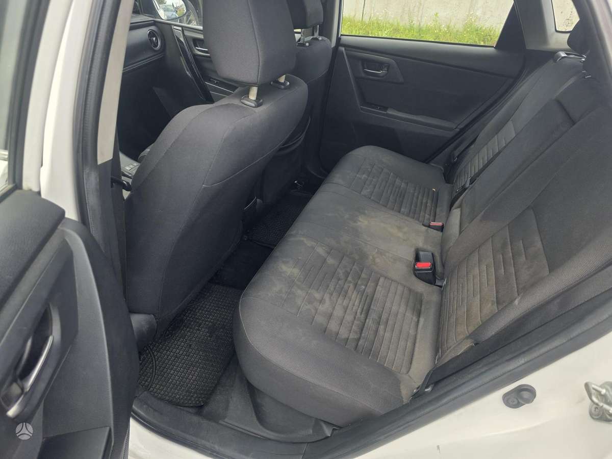 Toyota Auris - 12