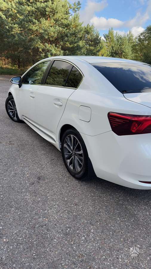 Toyota Avensis - 8