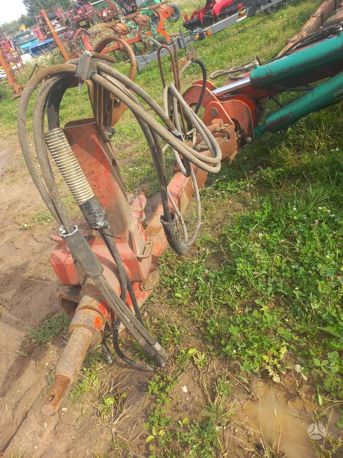 Kverneland PB-100, ploughs
