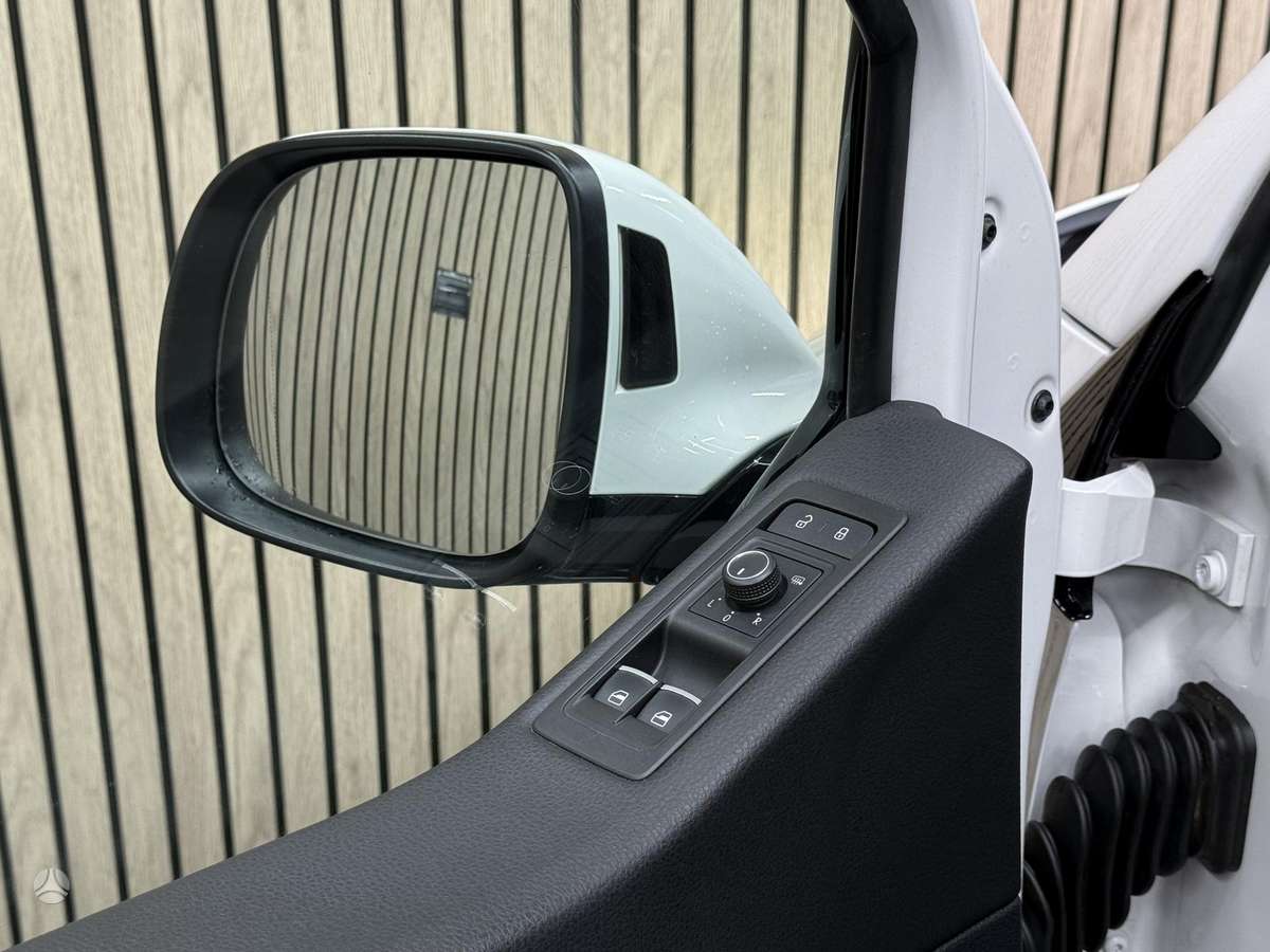 Volkswagen Multivan, 2.0 l., Минивэн