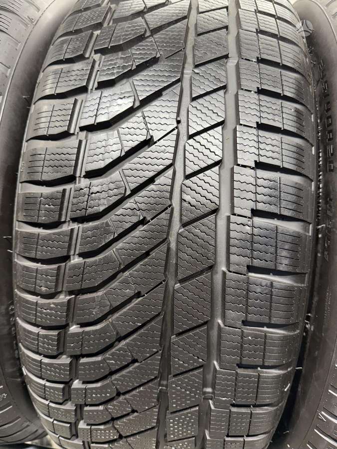 Falken Eurowinter hs02Pro/2025m, winter 245/40 R20