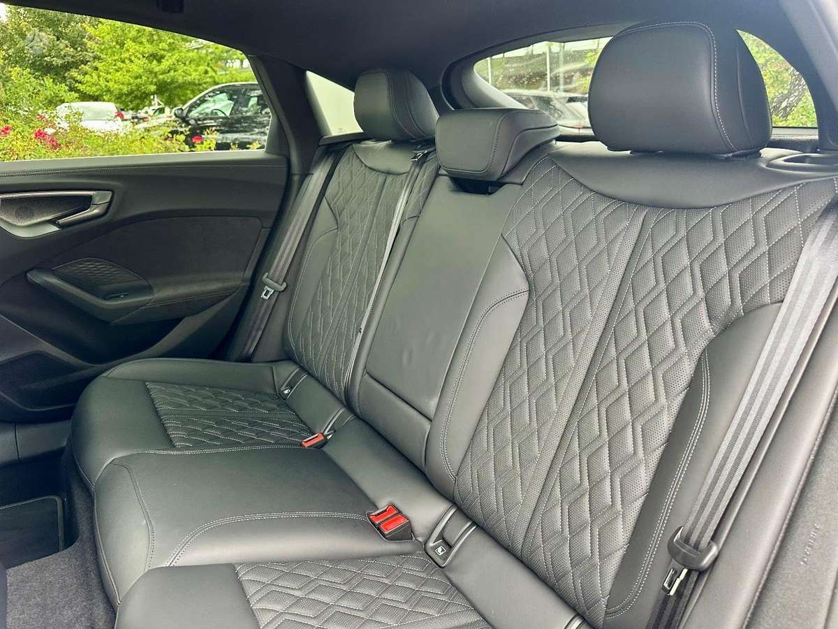 Audi S5, 3.0 l., Седан