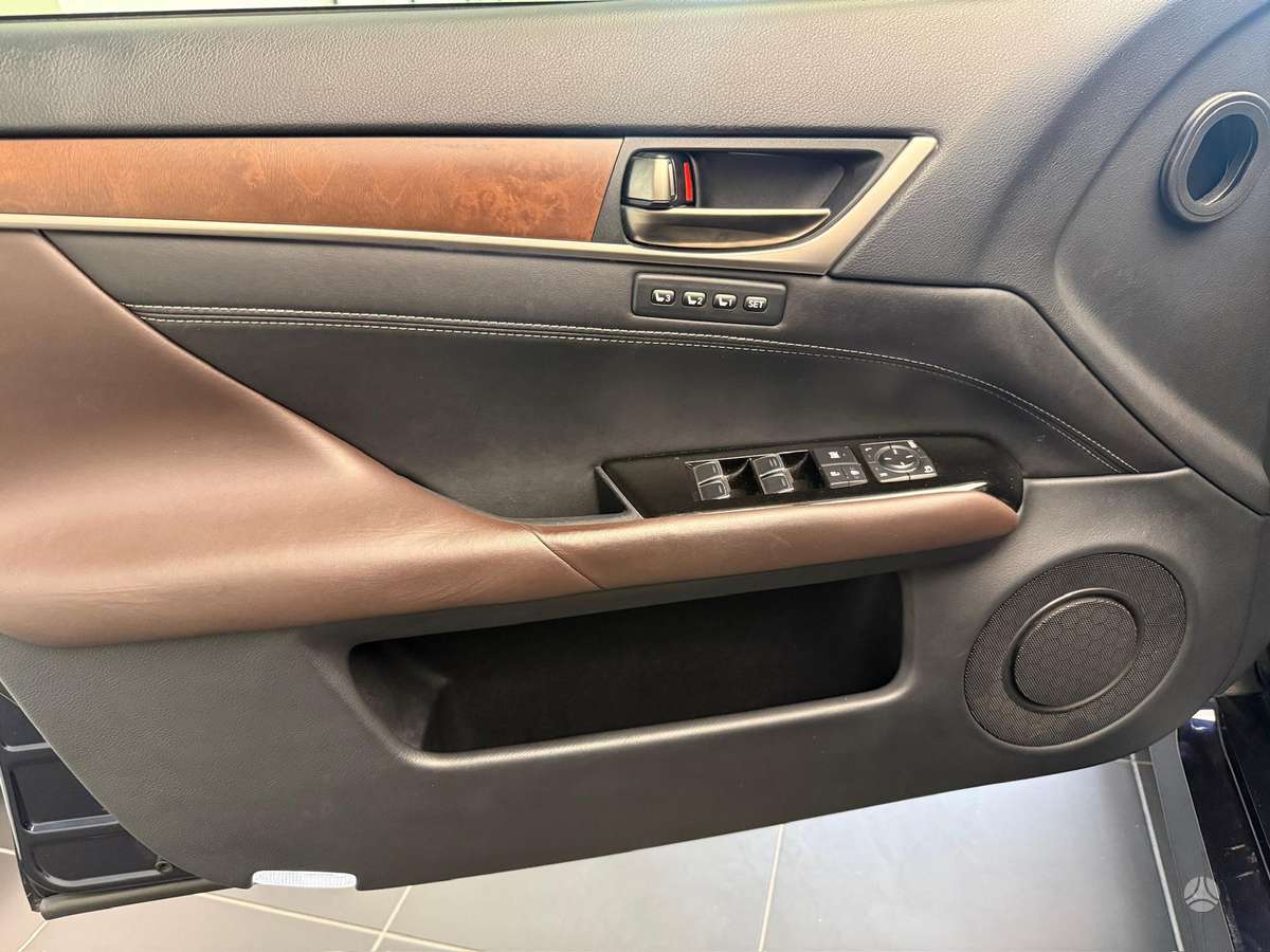 Lexus GS 200t, 2.0 l., Седан