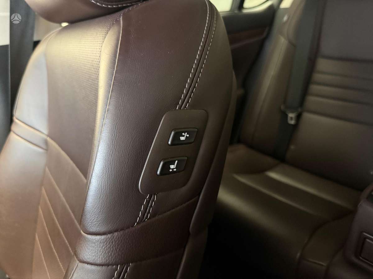 Lexus GS 200t, 2.0 l., Седан