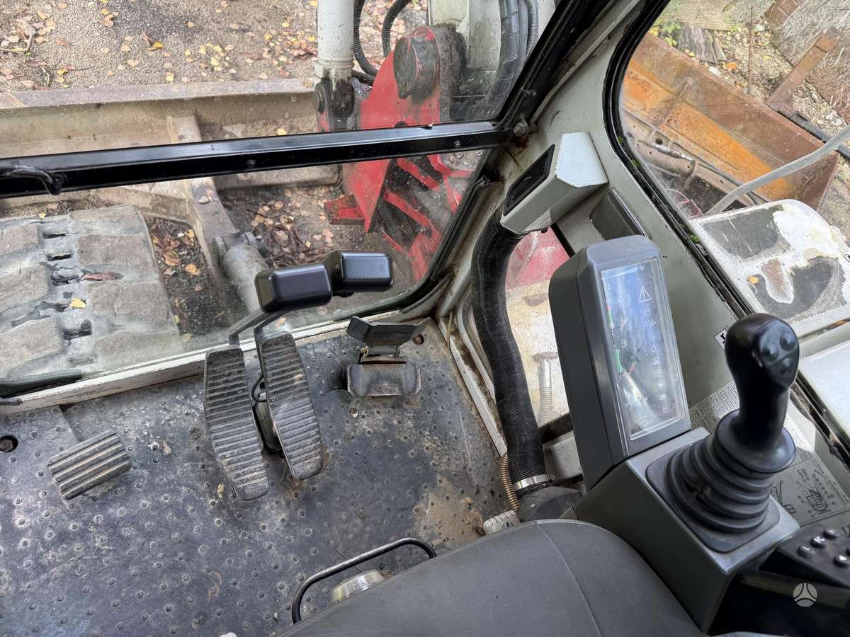 Takeuchi TB175, ekskavatori