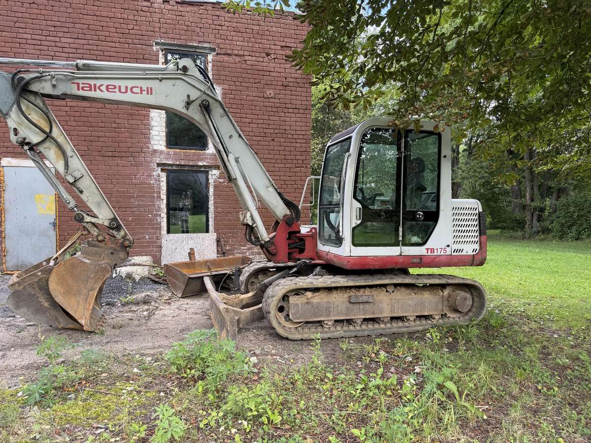 Takeuchi TB175, excavator