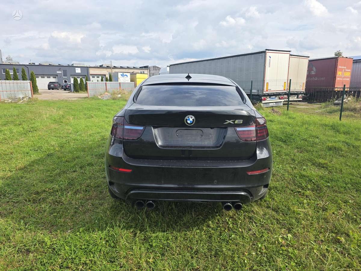 BMW X6, 4.4 l., off-road / crossover