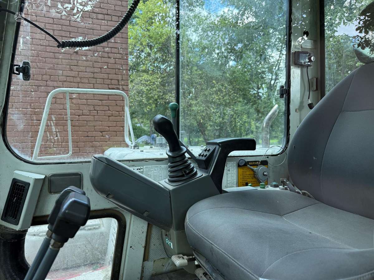 Takeuchi TB175, excavator