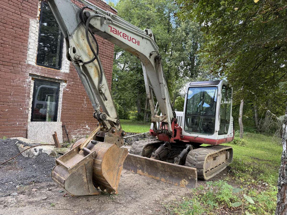 Takeuchi TB175, ekskavatoriai