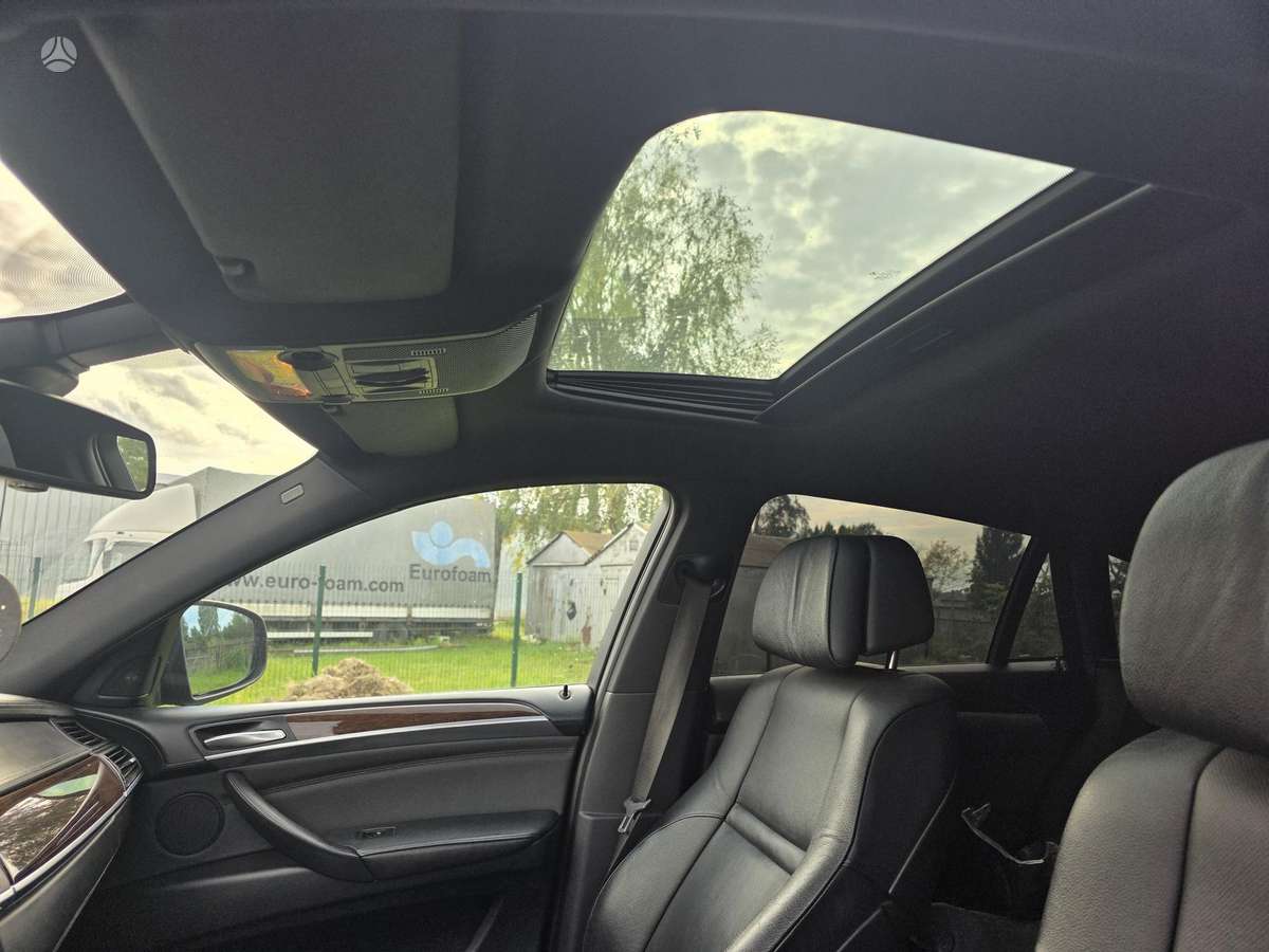 BMW X6, 4.4 l., off-road / crossover