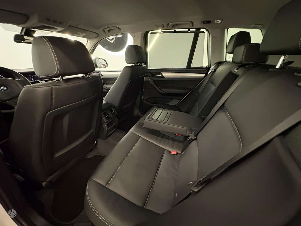 BMW X3, 2.0 l., off-road / crossover