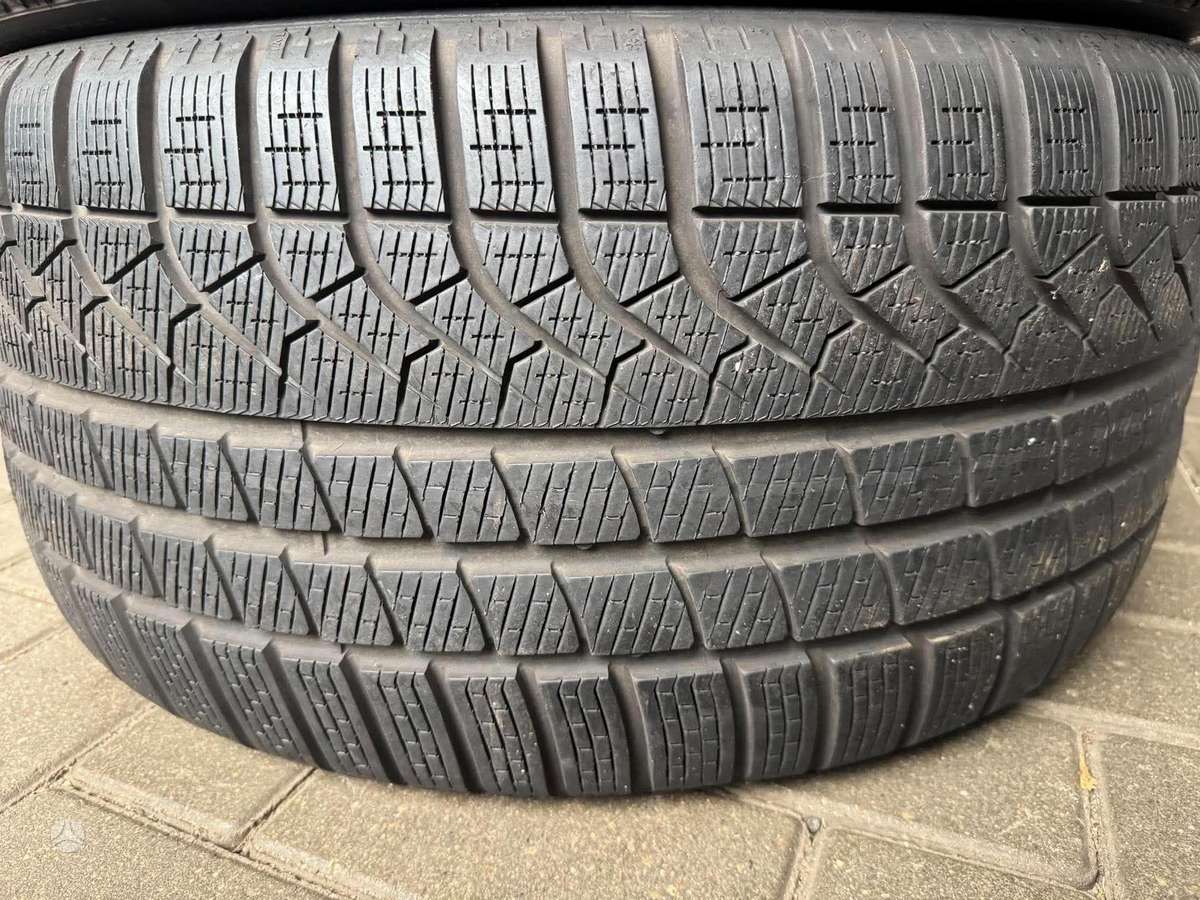 Pirelli P ZERO WINTER, зимние 285/35 R20