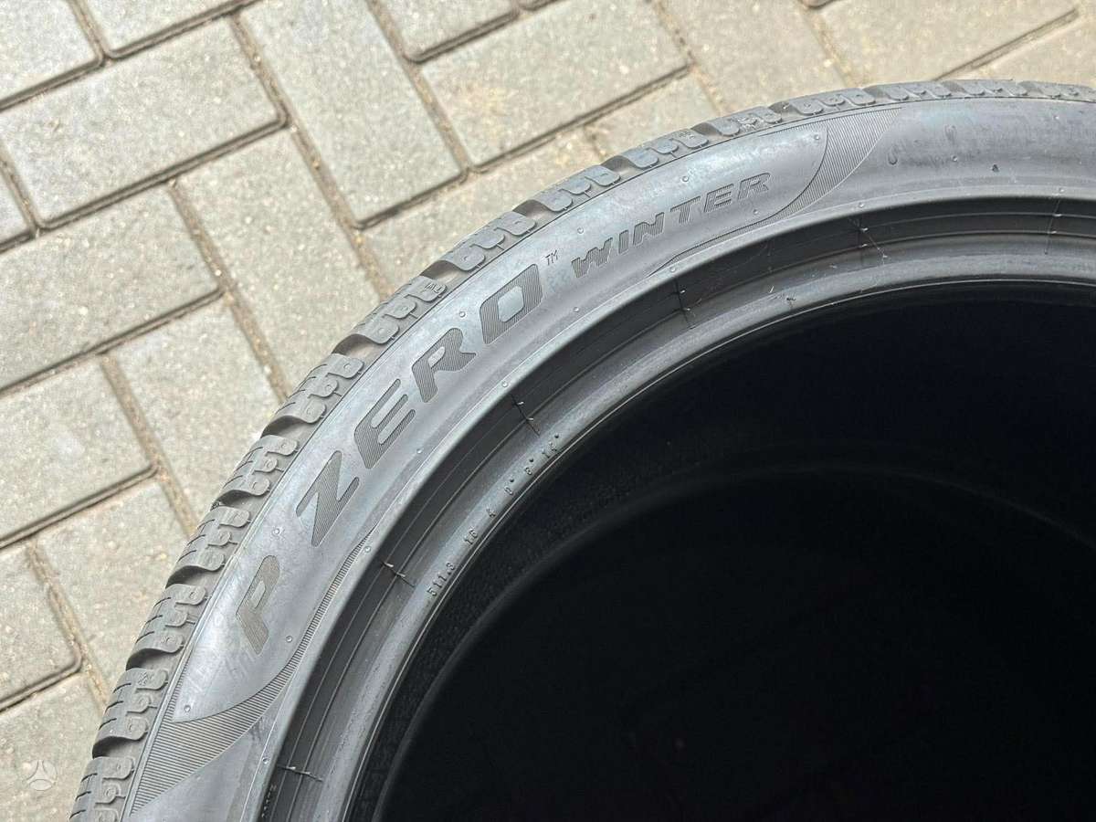 Pirelli P ZERO WINTER, ziemas 285/35 R20