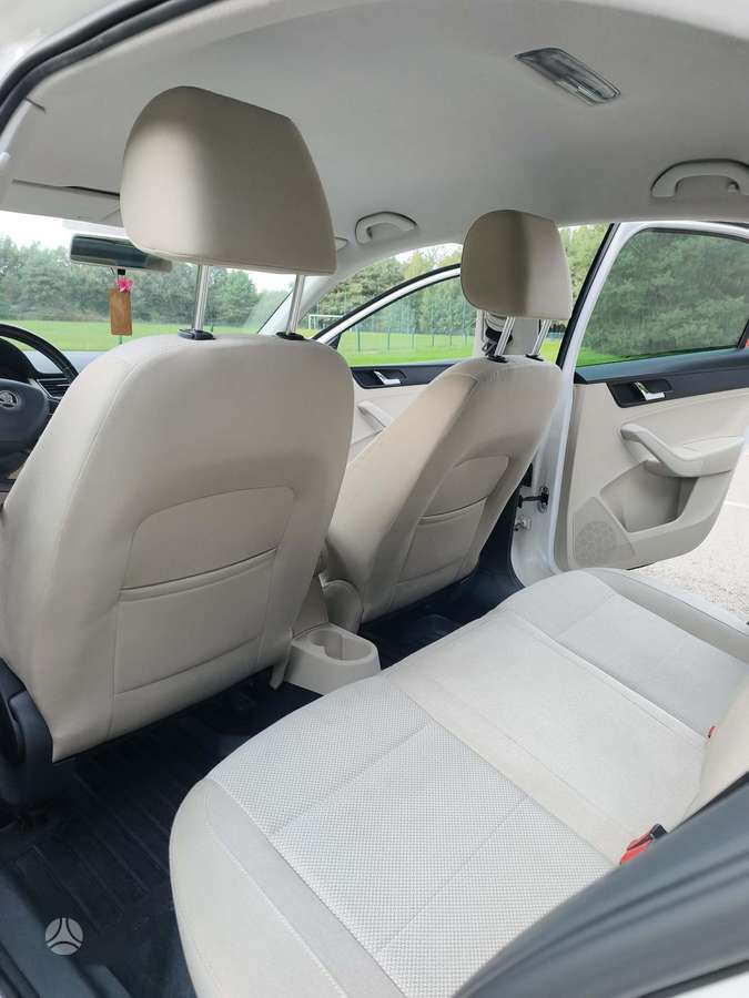 Škoda Rapid - 5