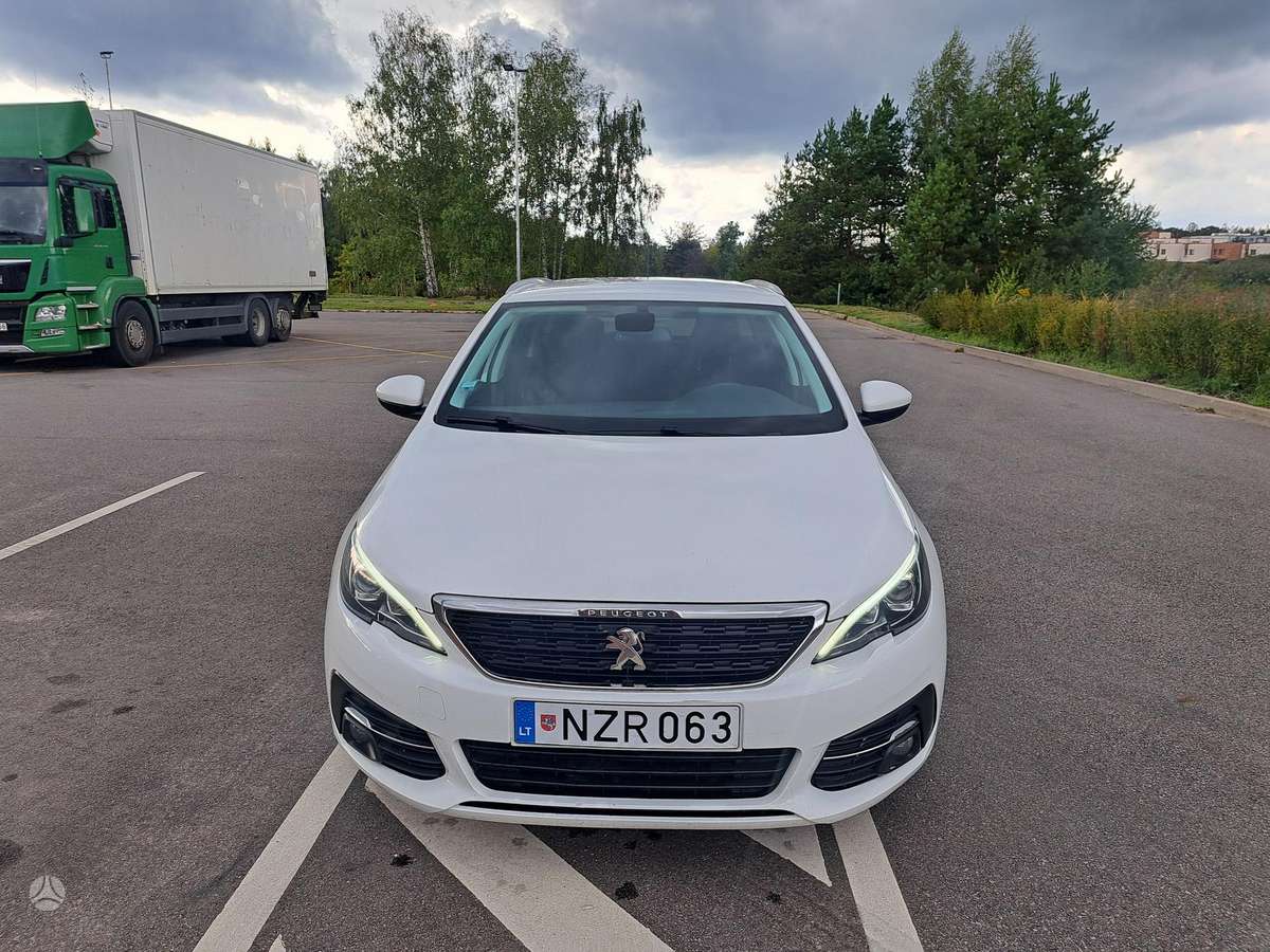 Peugeot 308 - 8