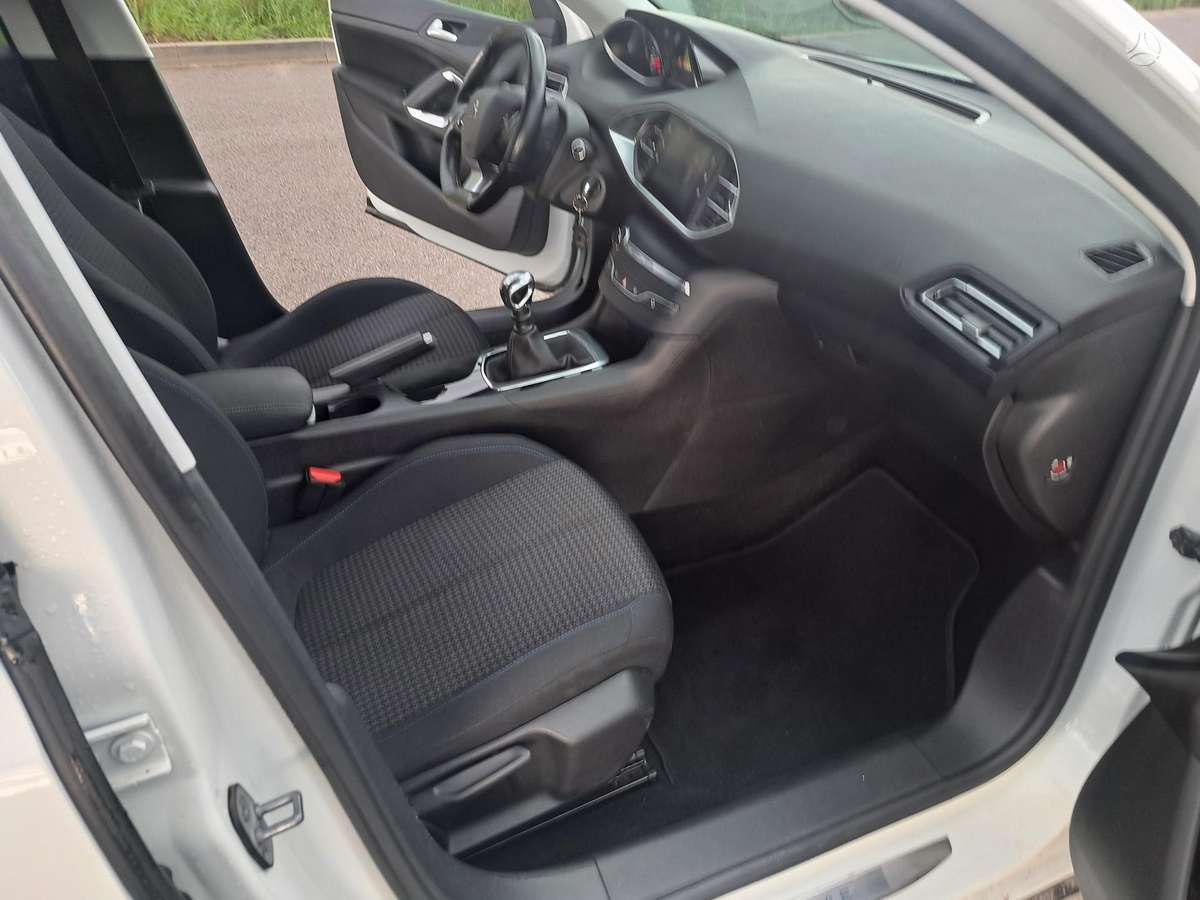 Peugeot 308 - 10