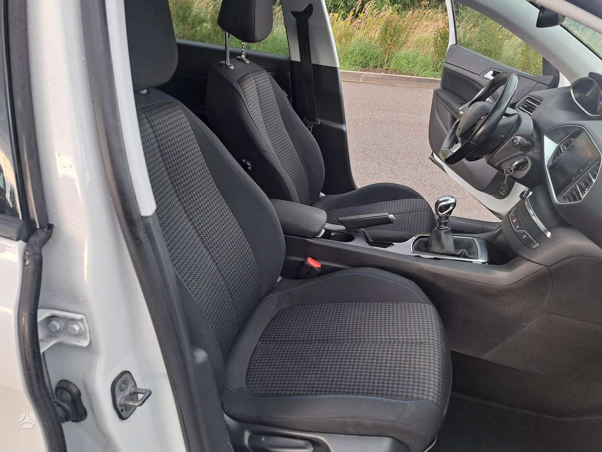 Peugeot 308 - 11
