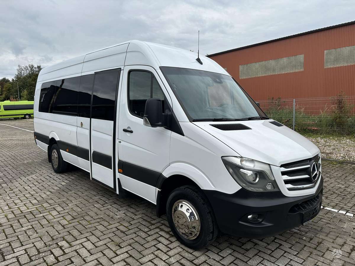 Mercedes-Benz Sprinter, passenger minibus