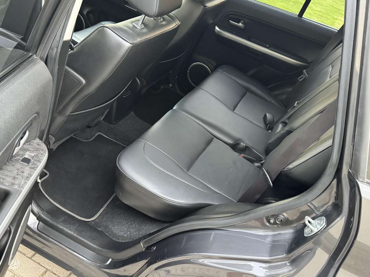Suzuki Grand Vitara - 12