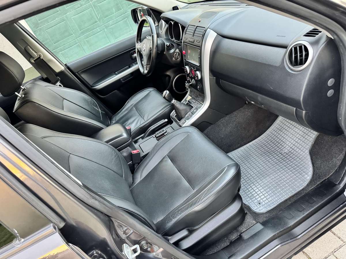 Suzuki Grand Vitara - 11