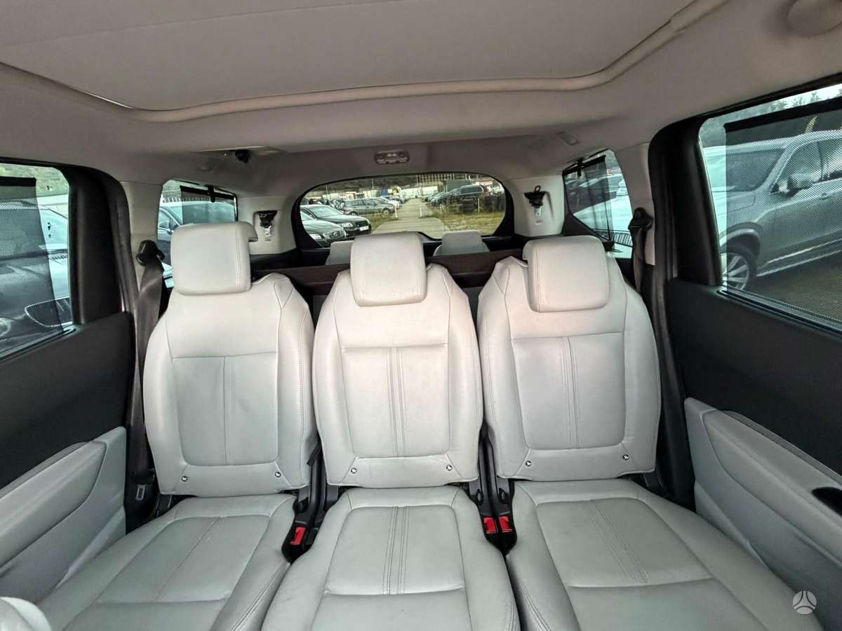 Peugeot 5008 - 8