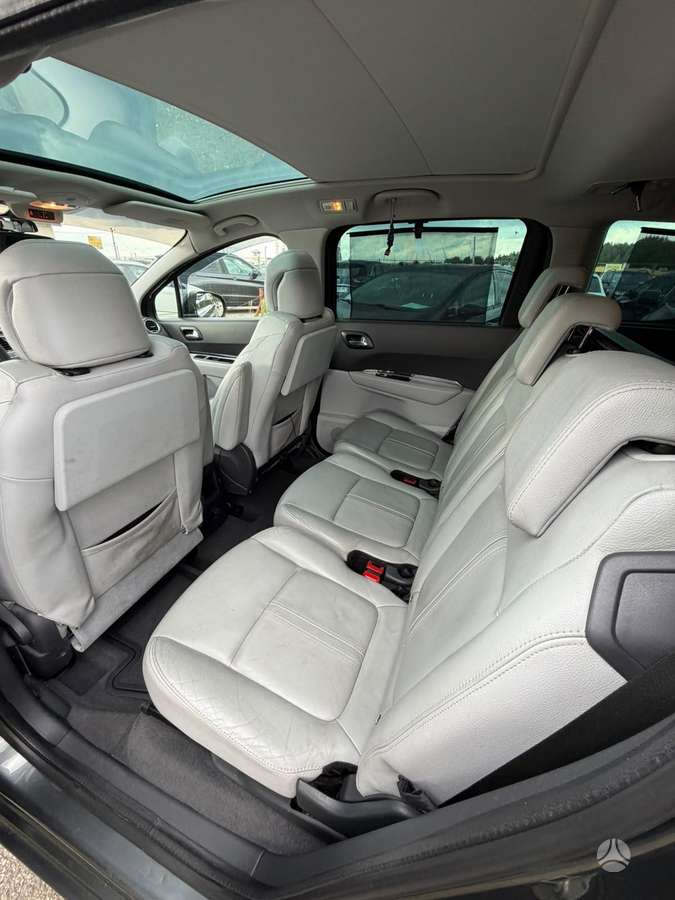 Peugeot 5008 - 9