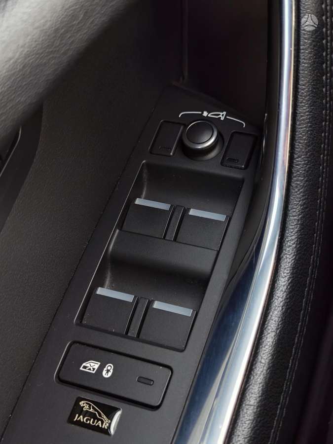 Jaguar XE, 2.0 l., Седан
