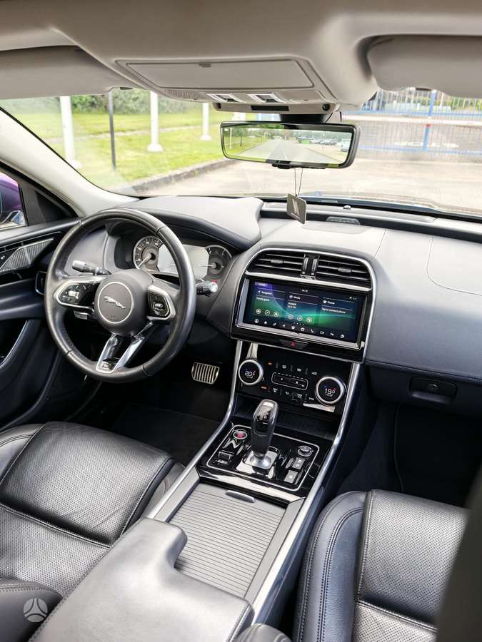 Jaguar XE, 2.0 l., Седан