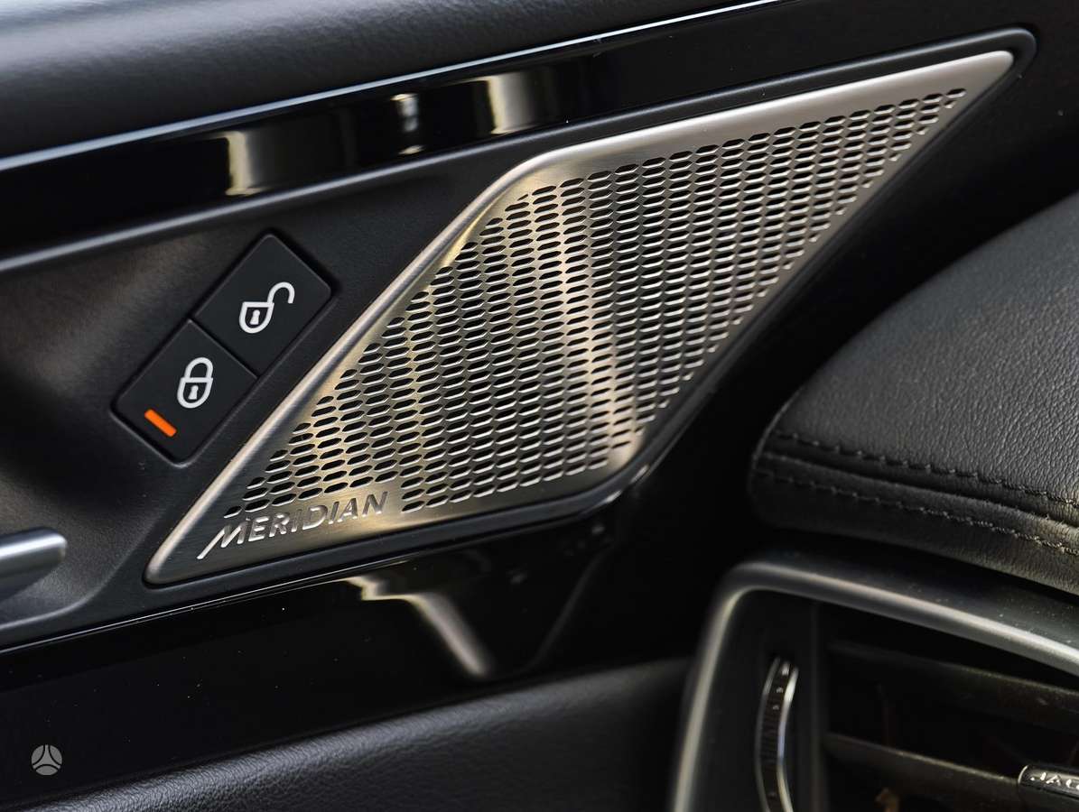 Jaguar XE, 2.0 l., Седан