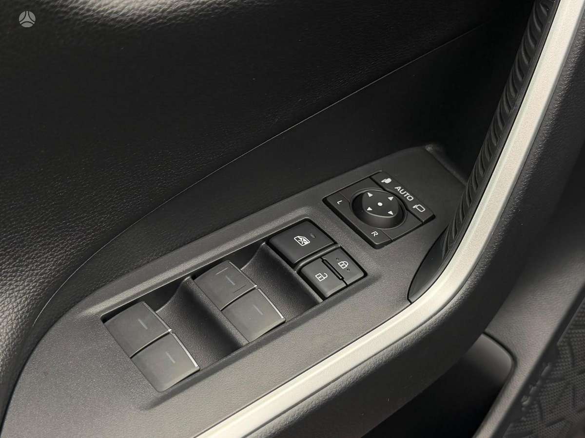 Toyota RAV4 - 10