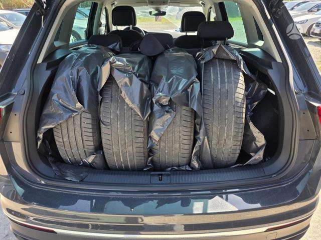 Volkswagen Tiguan - 12