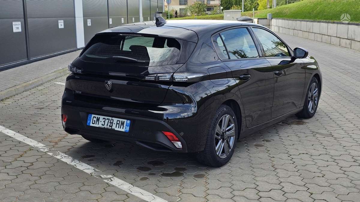 Peugeot 308 - 8