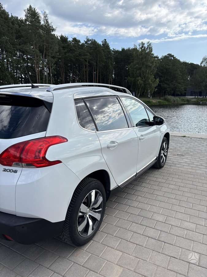 Peugeot 2008 - 4