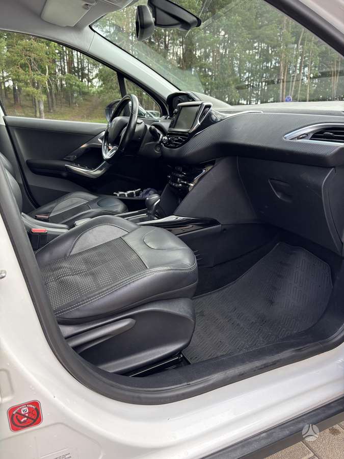 Peugeot 2008 - 6