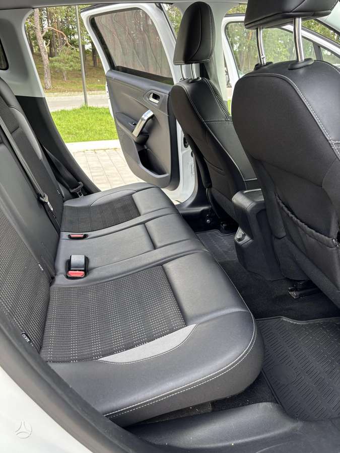 Peugeot 2008 - 10