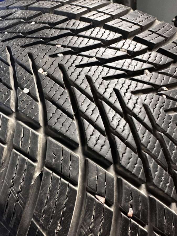 Goodyear, winter 245/45 R18